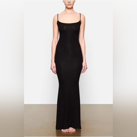 SKIMS Dresses & Skirts - Skims FITS EVERYBODY Long Slip Dress Onyx Black Size Medium NWT
